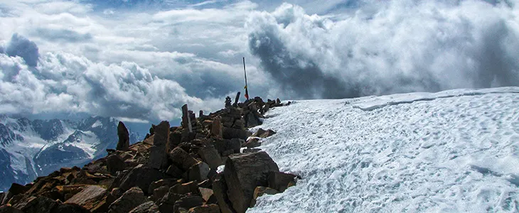 Yunam peak 6110m